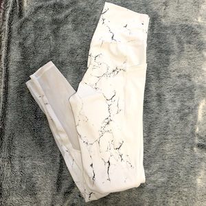Buff Bunny Marble White Leggings Size Medium